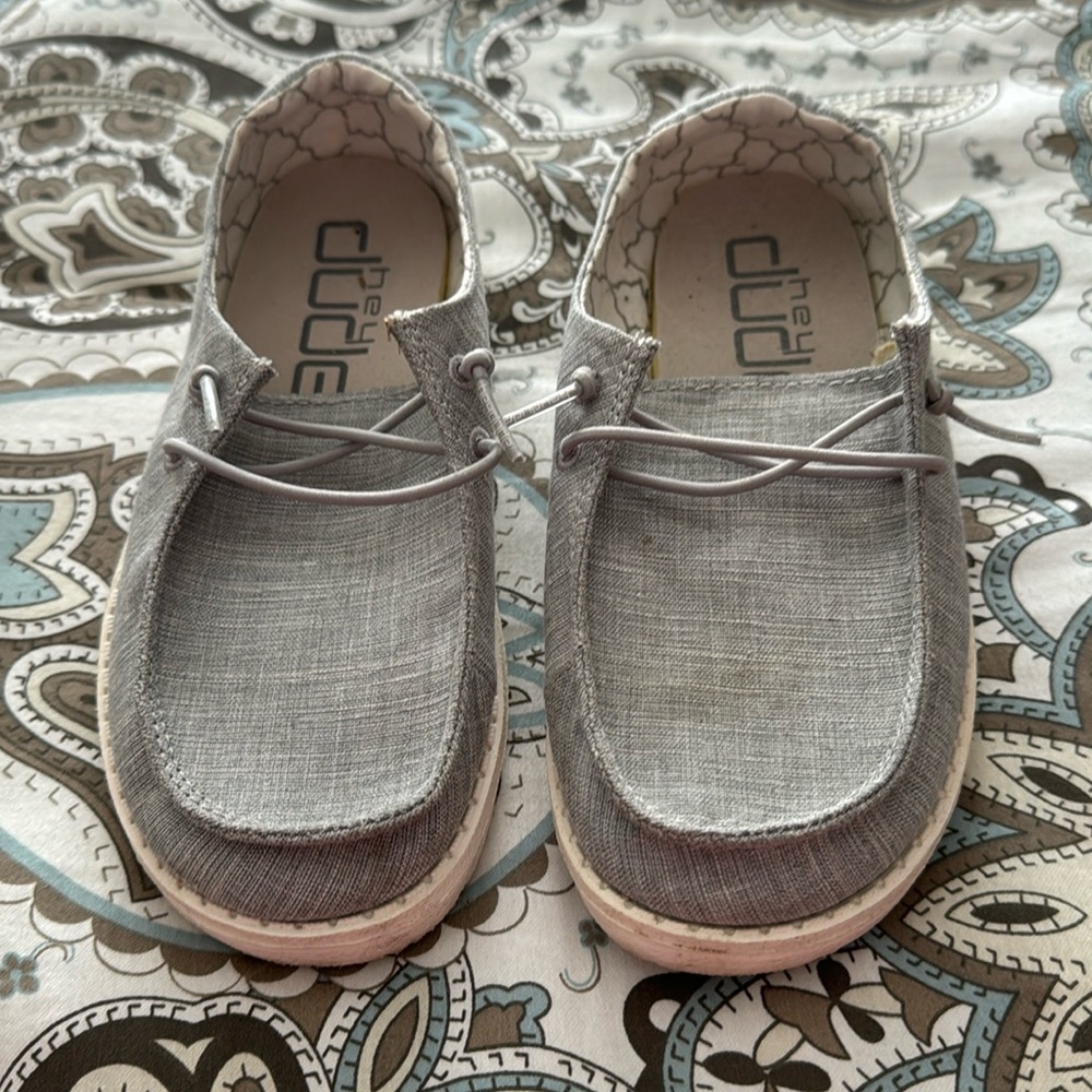 Boys linen grey hey dudes